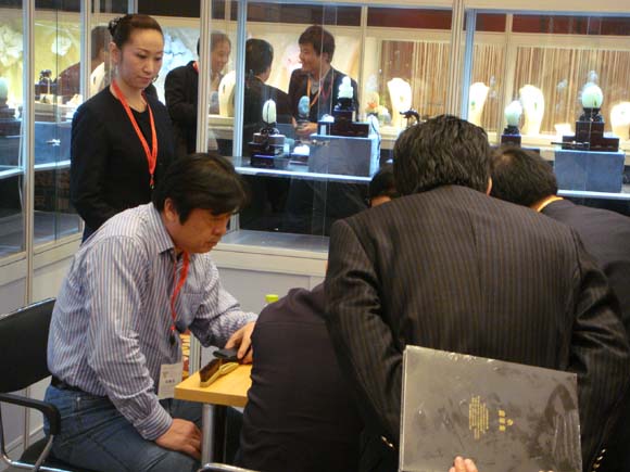 dvubb 图片点击可在新窗口打开查看